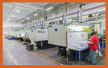 我们是两球盘分析足球大球盘分析厂家, 寻找专业合适的两球盘分析模具开模厂家要注意什么?(图1) 注塑机2101.jpg