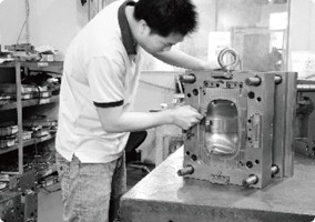 模具开始足球大球盘分析/配模准备第一次试模