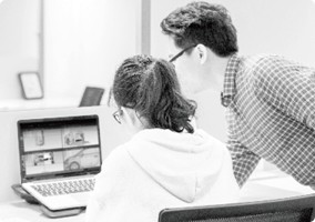 客户提与客户沟通最佳塑胶模具
开发方案出要求